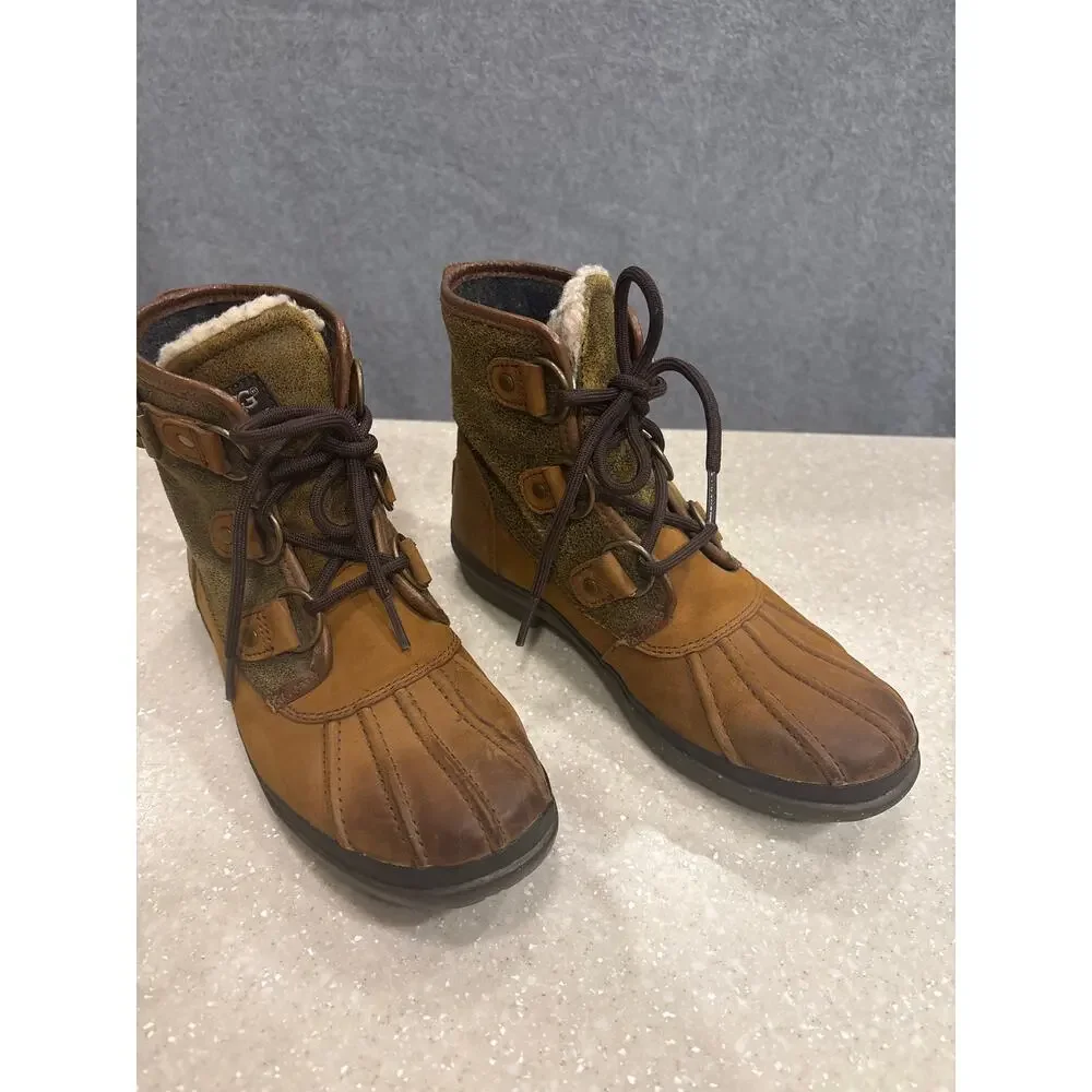 UGG Cecile Ankle Duck Boots Women's Size 6‎ Chestnut Waterproof Leather Western